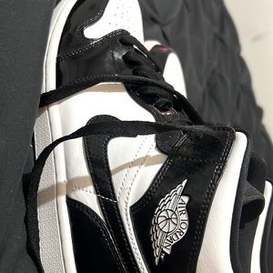 Nike Jordan 1 Mid Carbon Fiber